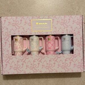 Stanley 1913 x LoveShackFancy Holiday Quencher ProTour Ornament Set